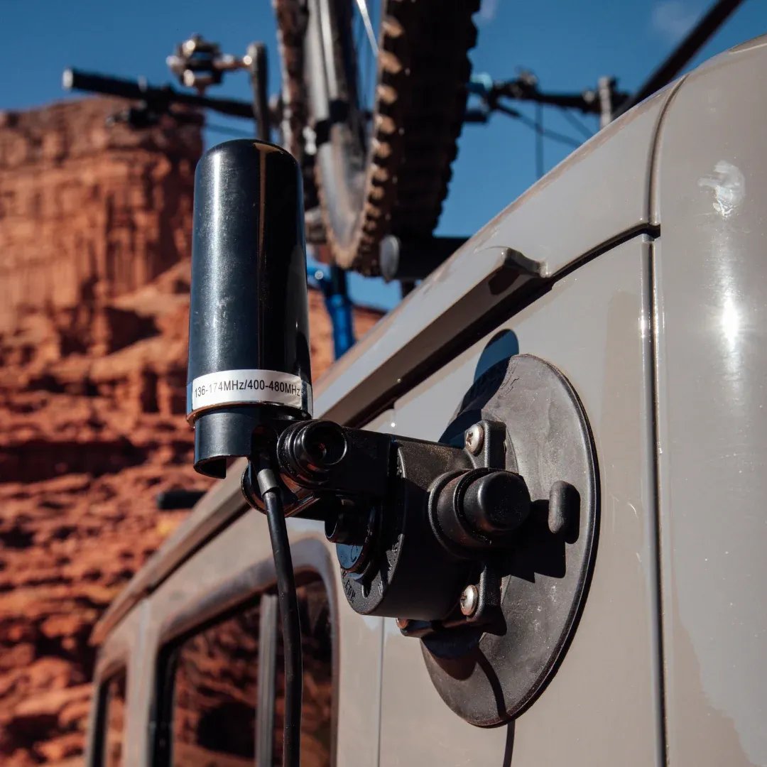 💯🔥 50% OFF - Universal GMRS Antenna Mount – Heavy-Duty Radio Antenna Bracket for Cars, SUVs, Trucks, Off-Road Vehicles & Boats