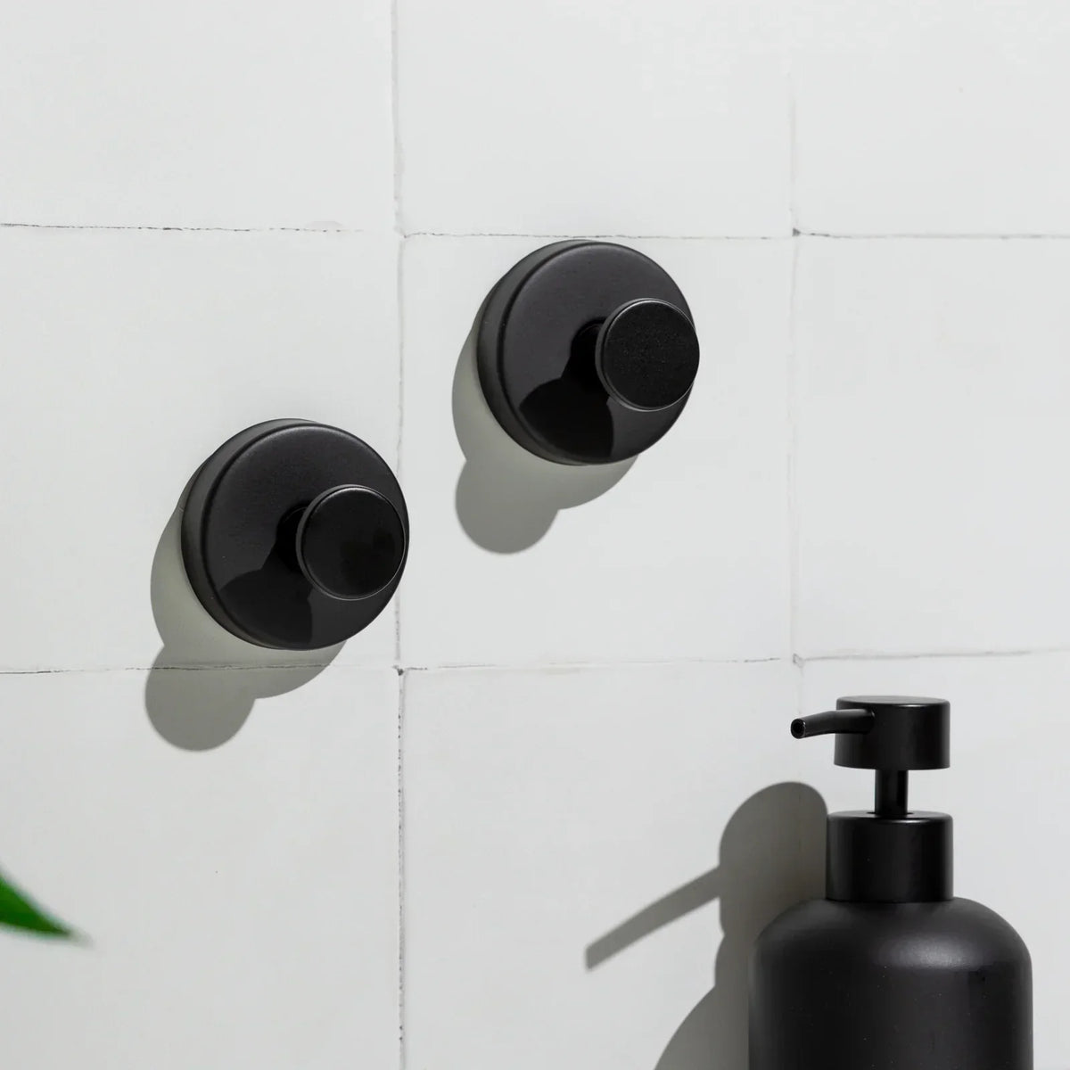 🔥Buy 1 Get 1 Free🔥2 PCS No Drill Suction Cup Hooks Heavy Duty Wall Hooks For Bathroom Kitchen And Home